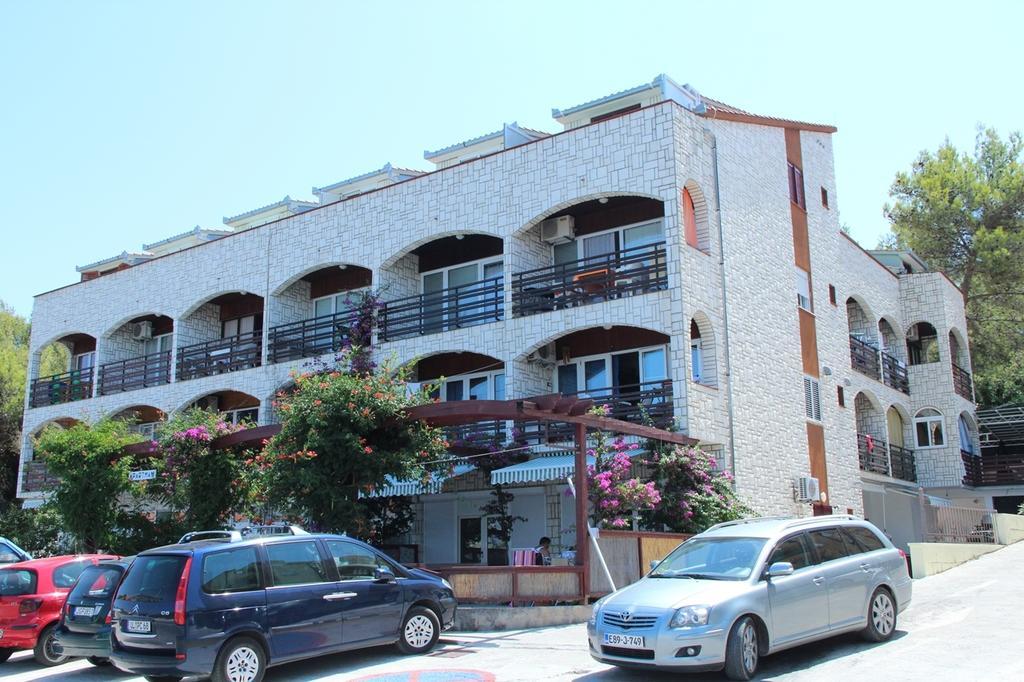 Apartments Coric Traù Esterno foto